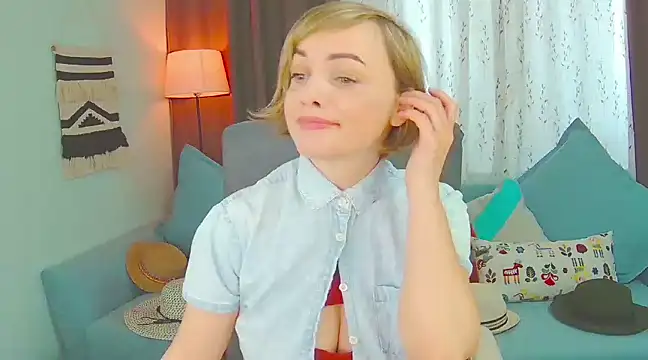 Snapshot of NandiSmile chatting on 19, 3, 2025 NandiSmile online show from 19, 3, 2025