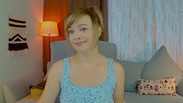 Snapshot of NandiSmile chatting on 25, 9, 2025 NandiSmile online show from 25, 9, 2025