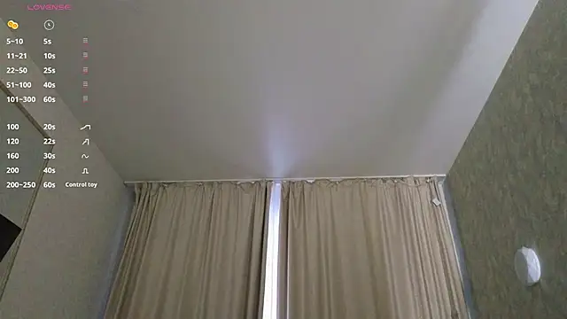 LaraSkinny online show from 18, 12, 2025