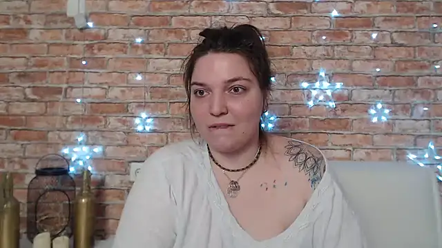 Amelia Kiss  online show from 5, 2, 2025