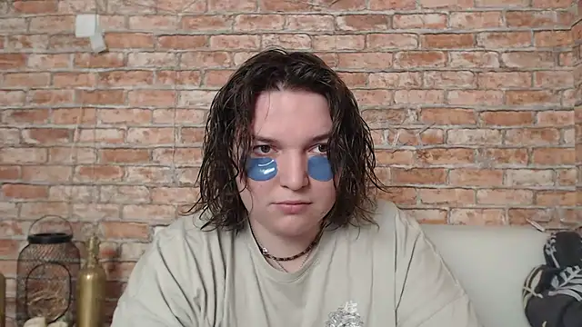 Amelia Kiss  online show from 12, 2, 2025