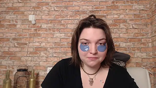 Amelia Kiss  online show from 13, 2, 2025