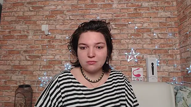 Amelia Kiss  online show from 9, 9, 2025