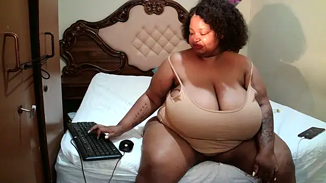 HOTBIGMELONSxx online show from 16, 10, 2025