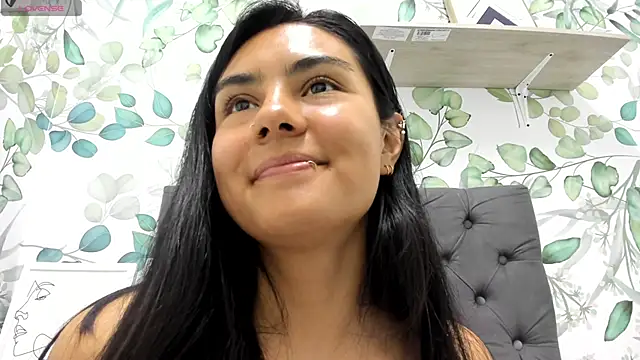 atilanadiaz7 online show from 5, 12, 2025