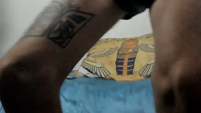 Snapshot of Aaron_BigDickxxx chatting on 9, 10, 2025 Aaron BigDickxxx online show from 9, 10, 2025