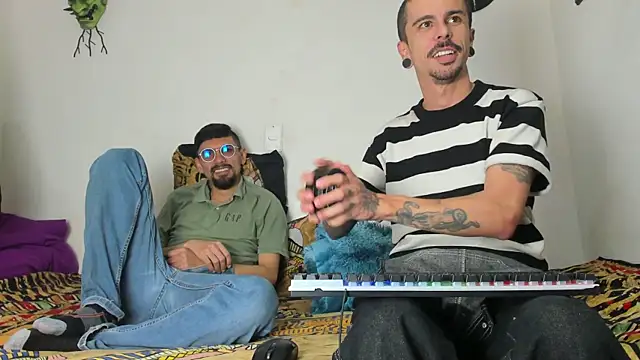 Aaron BigDickxxx online show from 27, 3, 2026