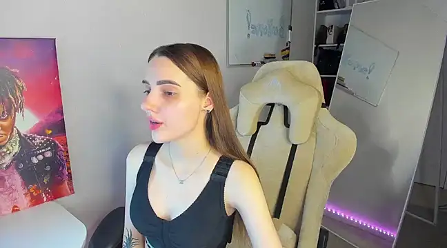 Snapshot of __SilviaAbby__ chatting on 12, 1, 2025   SilviaAbby   online show from 12, 1, 2025