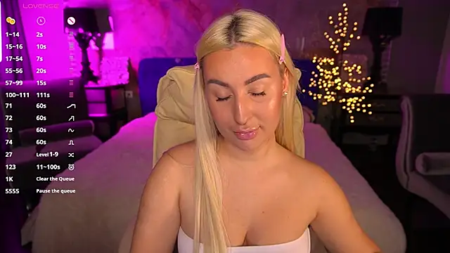 Snapshot of LiaBrazzerr chatting on 10, 4, 2026 LiaBrazzerr online show from 10, 4, 2026