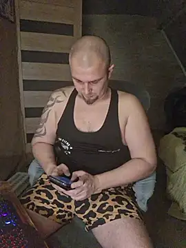 Foxyshaved online show from 5, 12, 2025