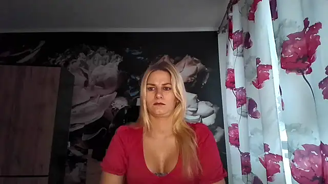 Snapshot of DagmarieFlirt chatting on 27, 9, 2025 DagmarieFlirt online show from 27, 9, 2025