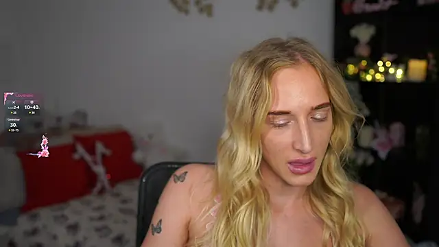 Nicolette  Shea  online show from 20, 12, 2024