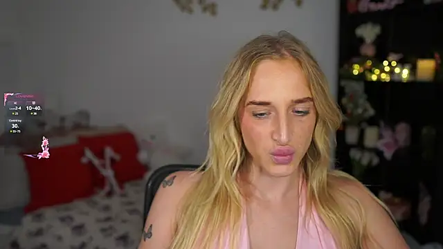 Nicolette  Shea  online show from 22, 12, 2024