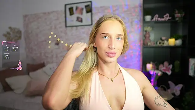 Nicolette  Shea  online show from 7, 3, 2025