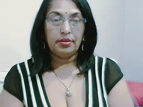 Snapshot of sexy69hotmum chatting on 30, 9, 2025 sexy69hotmum online show from 30, 9, 2025