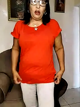 Snapshot of sexy69hotmum chatting on 3, 10, 2025 sexy69hotmum online show from 3, 10, 2025