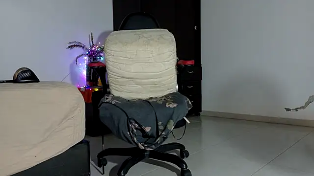 fantasty nylon online show from 7, 3, 2026