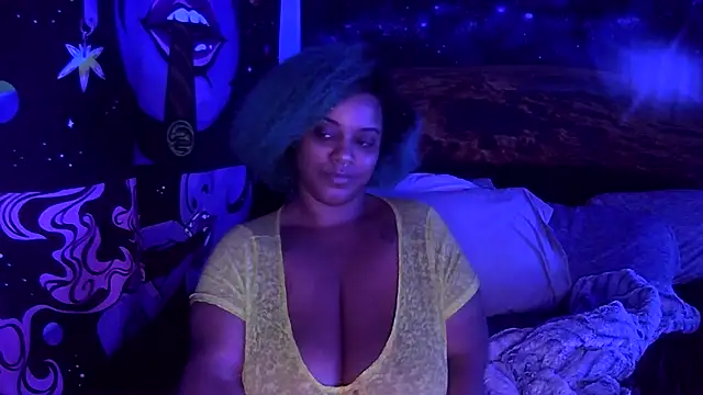 AutumnHart online show from 1, 1, 2025