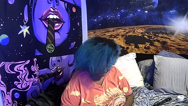 AutumnHart online show from 2, 1, 2025