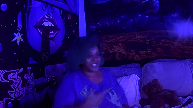 AutumnHart online show from 5, 1, 2025