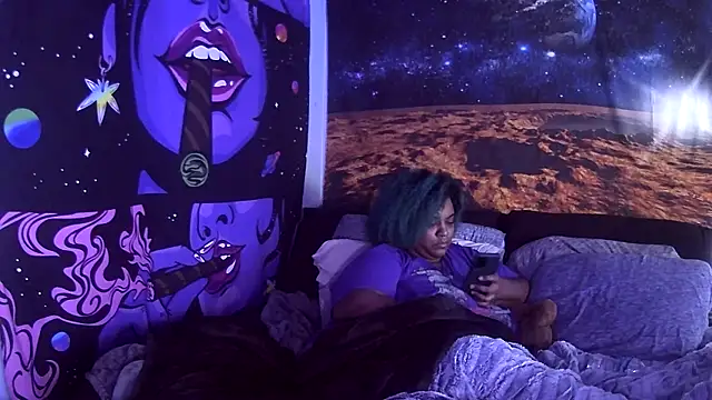 AutumnHart online show from 5, 1, 2025