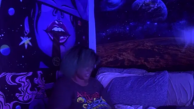 AutumnHart online show from 2, 2, 2025