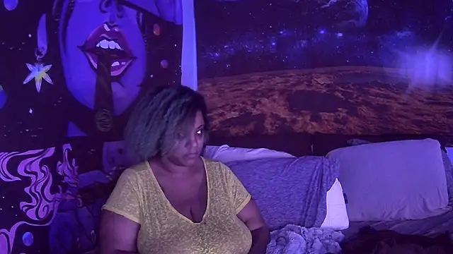 AutumnHart online show from 4, 2, 2025