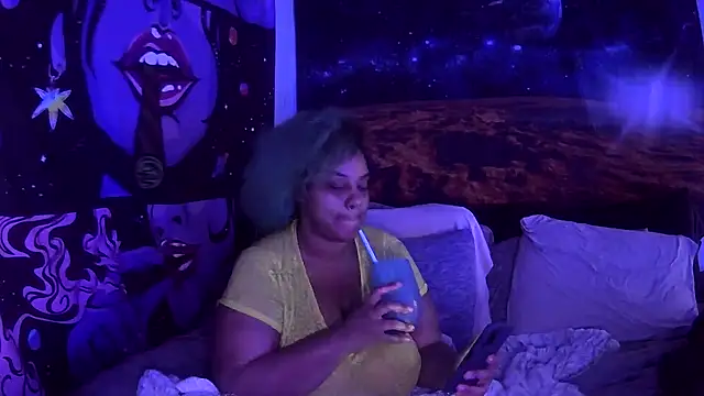 AutumnHart online show from 5, 2, 2025