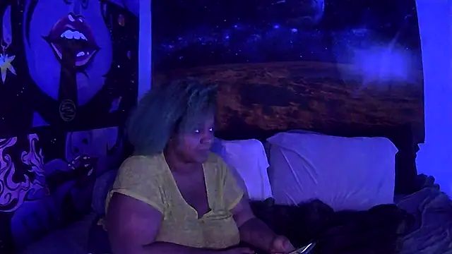 AutumnHart online show from 5, 2, 2025