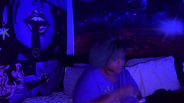 AutumnHart online show from 9, 2, 2025