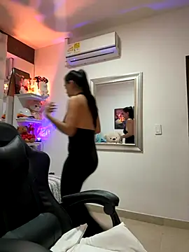 ZarahEvans online show from 13, 10, 2025