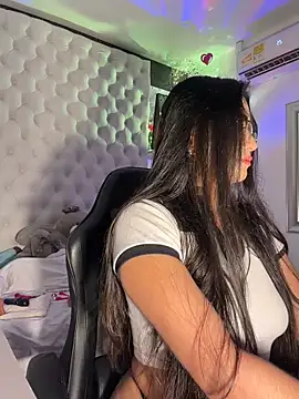 ZarahEvans online show from 13, 4, 2026