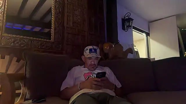 RoodoggXL online show from 17, 12, 2025