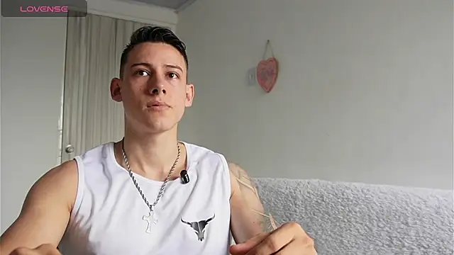 Snapshot of Muscle_King_Cum chatting on 20, 4, 2026 Muscle King Cum online show from 20, 4, 2026