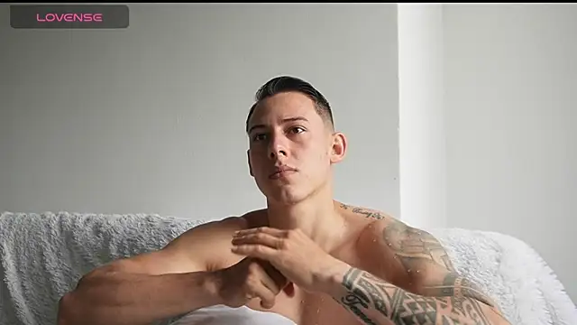Snapshot of Muscle_King_Cum chatting on 29, 5, 2026 Muscle King Cum online show from 29, 5, 2026