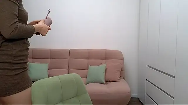 AliciaNewell online show from 18, 1, 2025