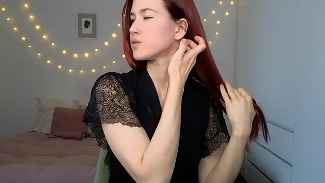 Snapshot of AliciaNewell chatting on 28, 4, 2026 AliciaNewell online show from 28, 4, 2026