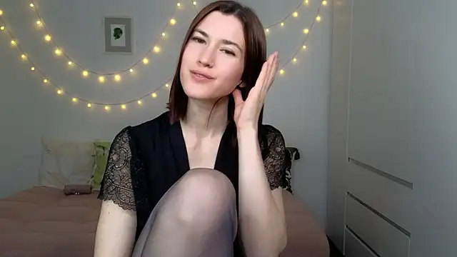 Snapshot of AliciaNewell chatting on 9, 6, 2026 AliciaNewell online show from 9, 6, 2026