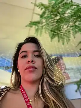 Emilia Bakerr online show from 17, 12, 2024