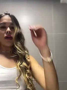 Emilia Bakerr online show from 8, 1, 2025