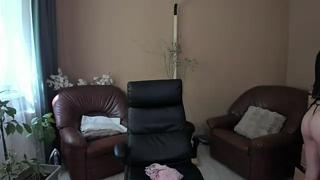 Snapshot of KaylaLaine chatting on 11, 5, 2026 KaylaLaine online show from 11, 5, 2026