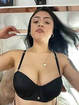 Snapshot of lucianaroy chatting on 6, 2, 2025 lucianaroy online show from 6, 2, 2025