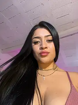 Snapshot of lucianaroy chatting on 25, 6, 2026 lucianaroy online show from 25, 6, 2026