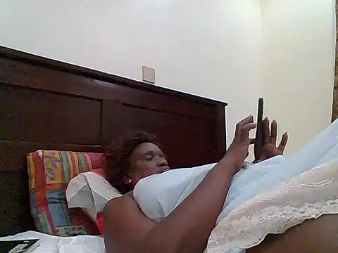 Snapshot of Shaz_brown chatting on 15, 12, 2025 Shaz brown online show from 15, 12, 2025