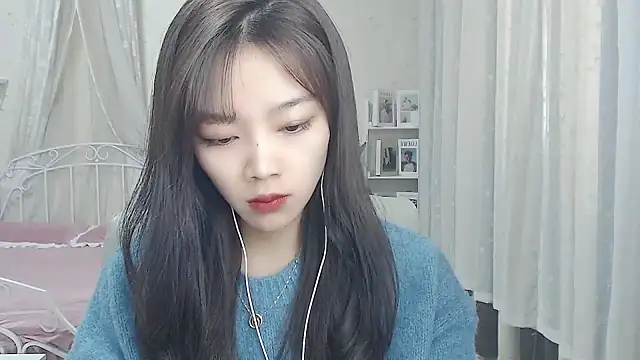 Snapshot of Jenny-Z chatting on 9, 2, 2026 Jenny-Z online show from 9, 2, 2026