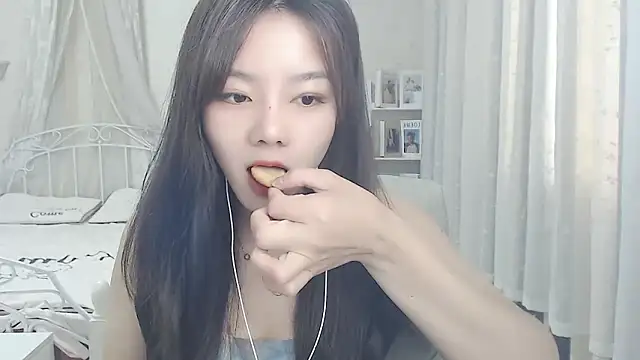 Snapshot of Jenny-Z chatting on 2, 4, 2026 Jenny-Z online show from 2, 4, 2026