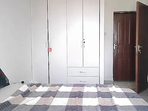 petiteebony 81 online show from 14, 2, 2026