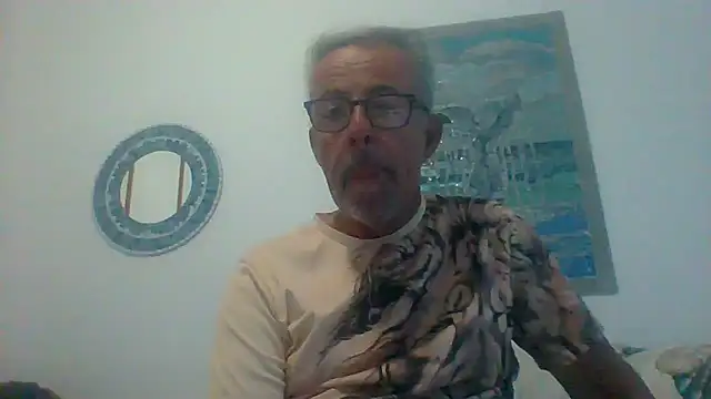 Snapshot of tuggy59 chatting on 25, 9, 2025 tuggy59 online show from 25, 9, 2025