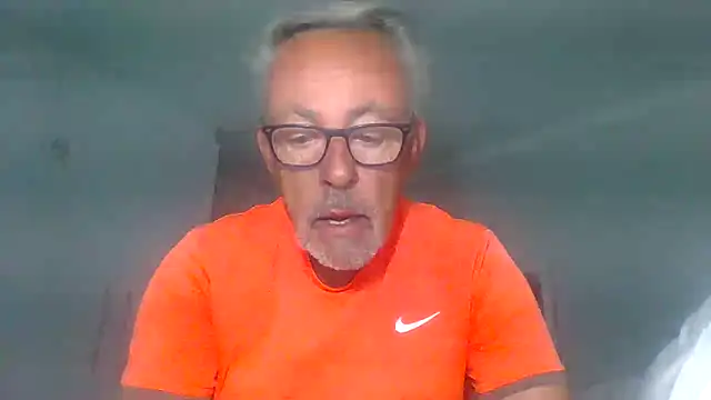 Snapshot of tuggy59 chatting on 6, 10, 2025 tuggy59 online show from 6, 10, 2025