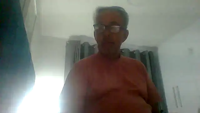 Snapshot of tuggy59 chatting on 18, 10, 2025 tuggy59 online show from 18, 10, 2025